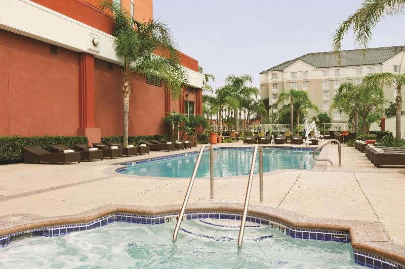 هتل Embassy Suites By Hilton Anaheim South