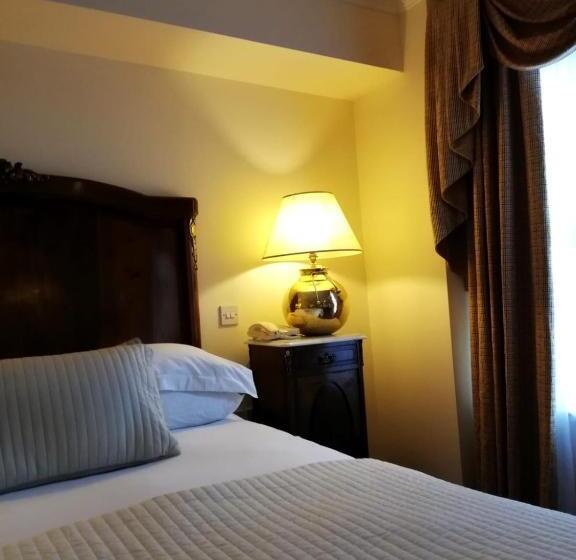 Отель Foley S Townhouse Killarney