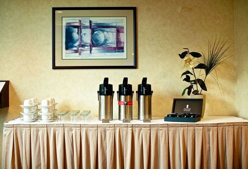 هتل Hampton Inn And Suites By Hilton, Downtown Vancouver
