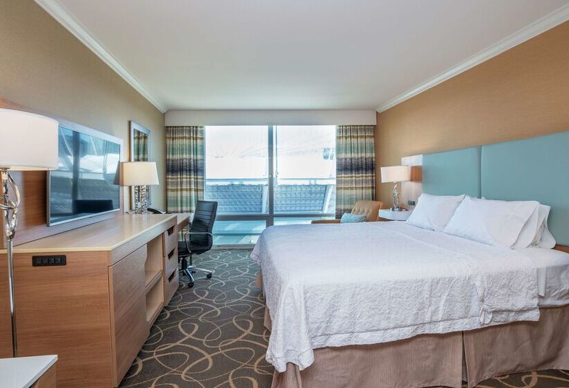 هتل Hampton Inn And Suites By Hilton, Downtown Vancouver