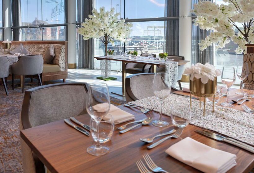 בית מלון כפרי Hilton Belfast