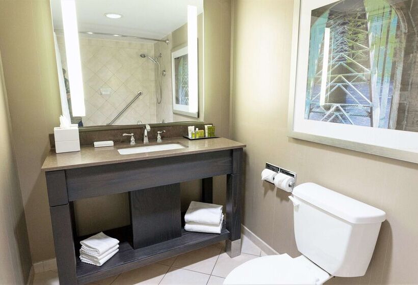 Hilton Niagara Falls/fallsview Hotel & Suites