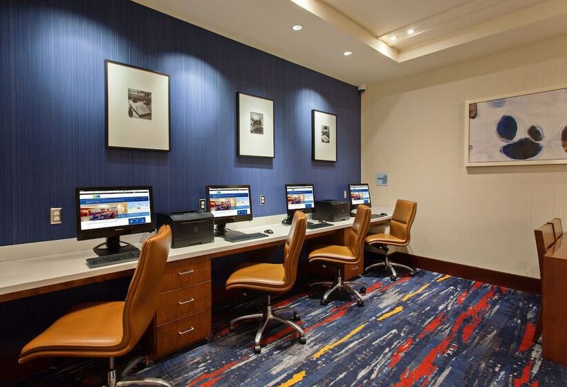 Holiday Inn Express Hotel & Suites Fisherman S Wharf, An Ihg
