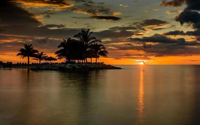 هتل Catalonia Montego Bay   All Inclusive