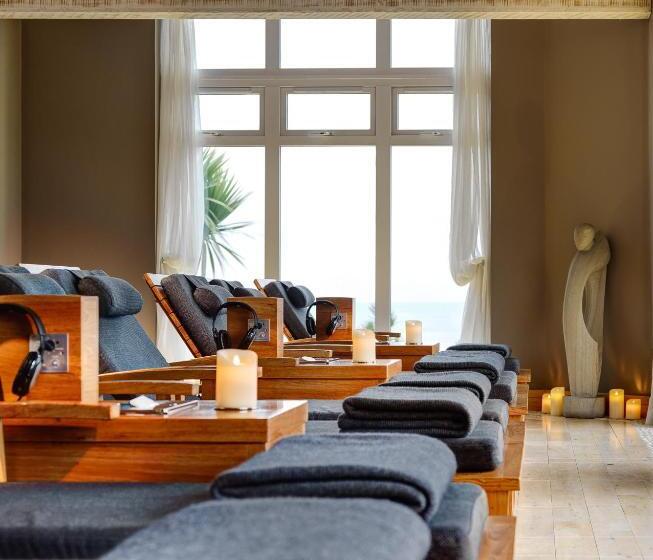 هتل Inchydoney Island Lodge & Spa