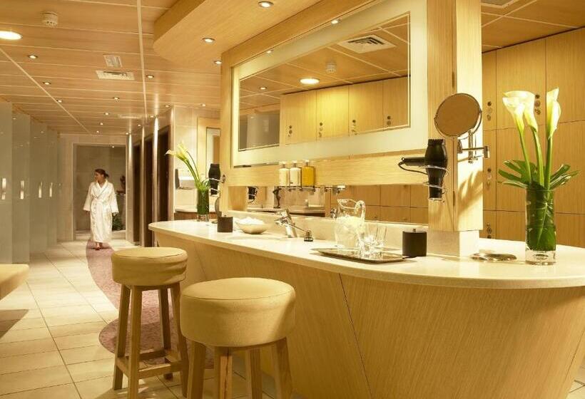 هتل Inchydoney Island Lodge & Spa