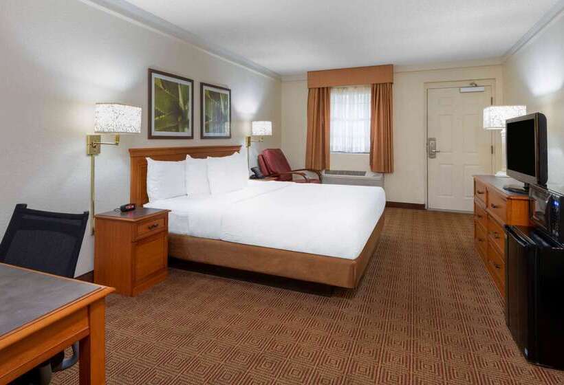 Отель La Quinta East Deerfield Beach Boca Raton