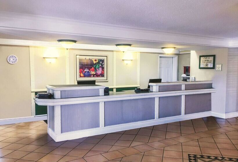 Hotel La Quinta Inn By Wyndham Moline Airport