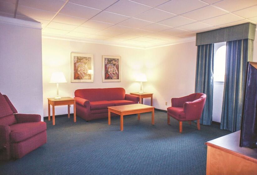 هتل La Quinta Inn By Wyndham Moline Airport