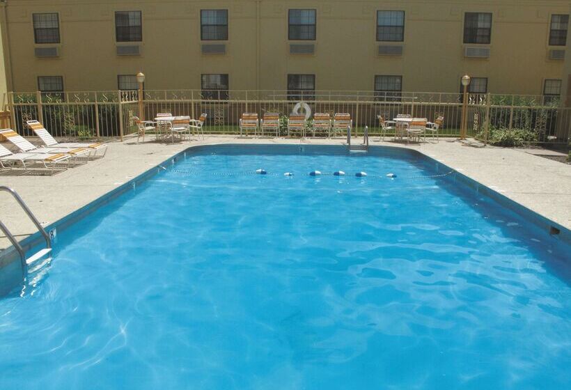 Hotell La Quinta Inn By Wyndham Moline Airport