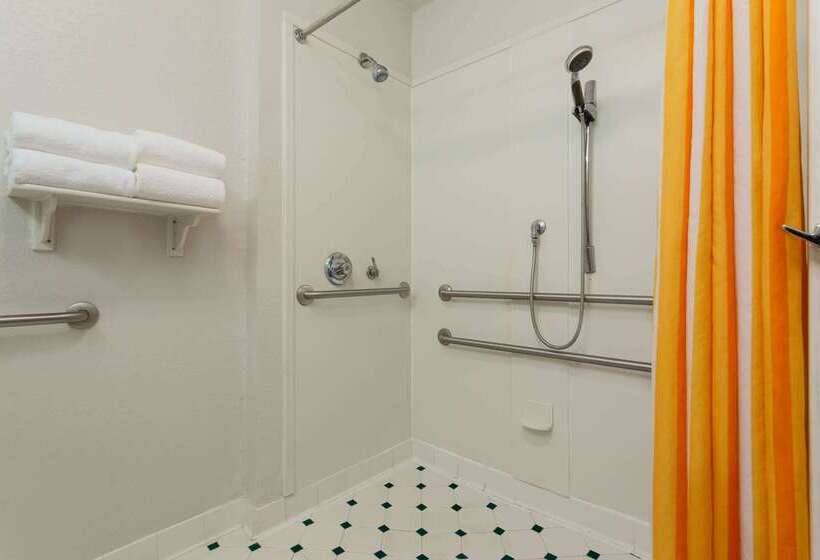 هتل La Quinta By Wyndham Lakeland West