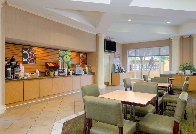 هتل La Quinta By Wyndham Lakeland West