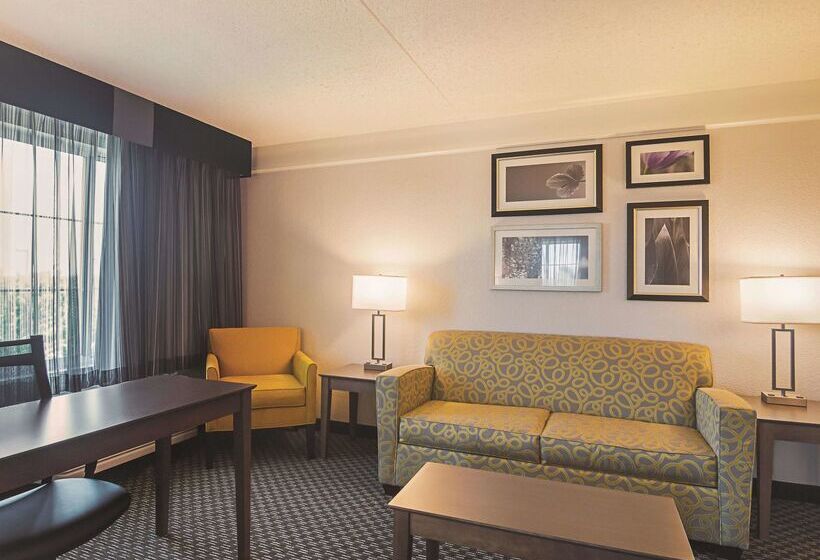 Отель La Quinta By Wyndham Oklahoma City Nw Expwy