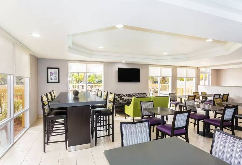 Fotos del hotel La Quinta By Wyndham Orlando Universal Area:  37