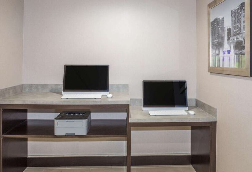 Fotos del hotel La Quinta By Wyndham Orlando Universal Area:  50