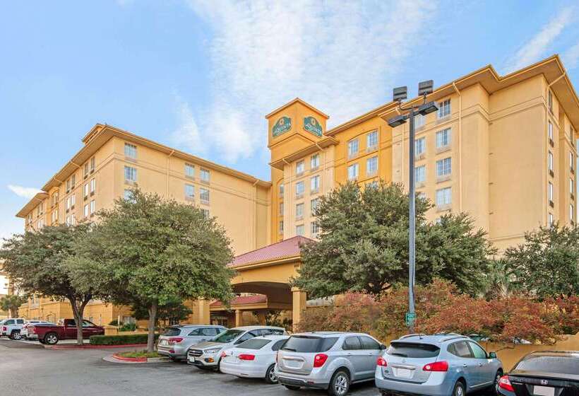 酒店 La Quinta Inn & Suites By Wyndham San Antonio Airport