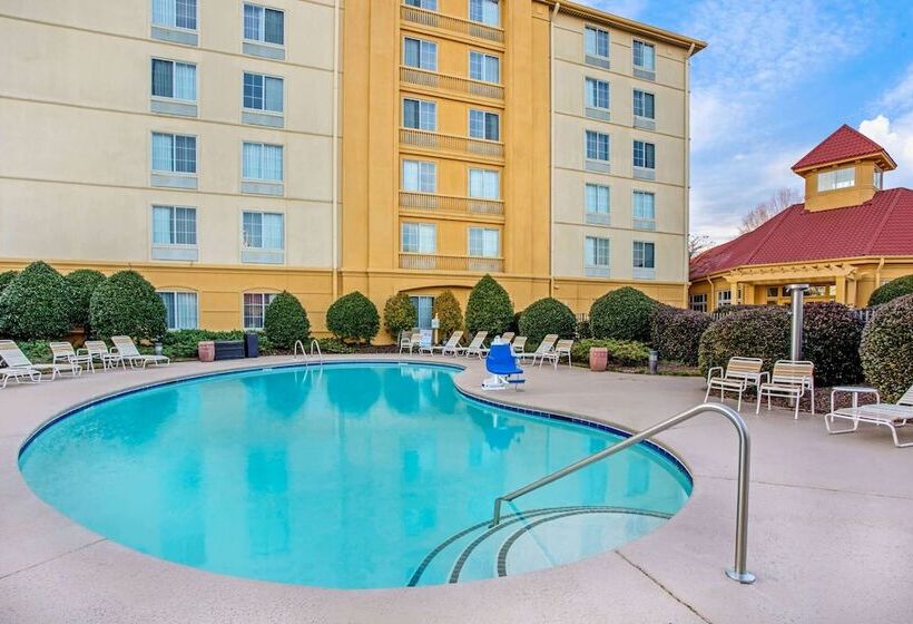 هتل La Quinta By Wyndham Winston Salem