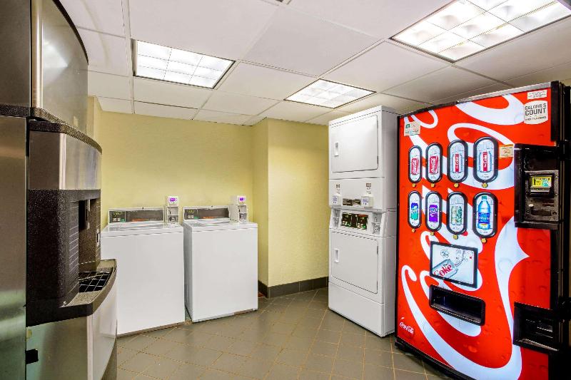 هتل La Quinta By Wyndham Winston Salem