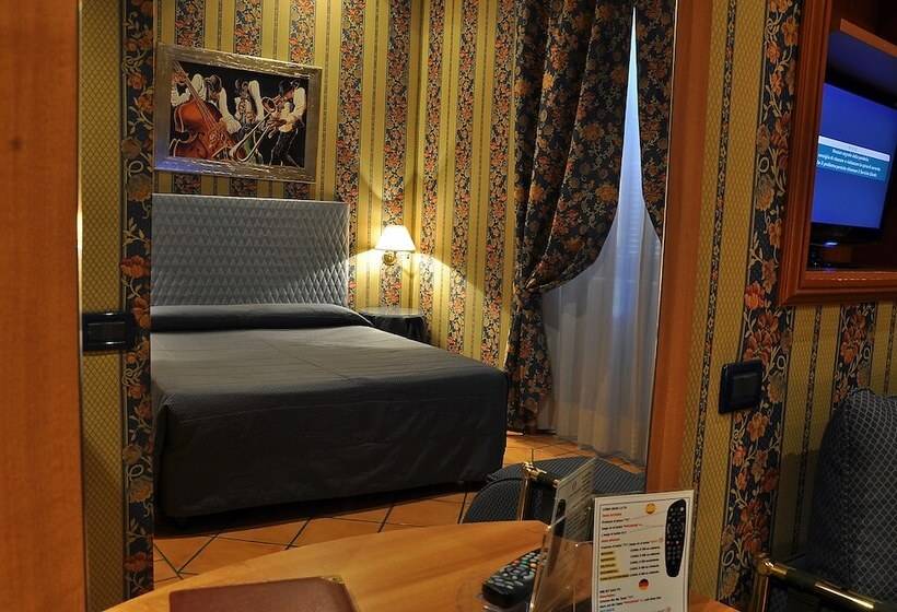 Fotos del hotel Lirico:  25