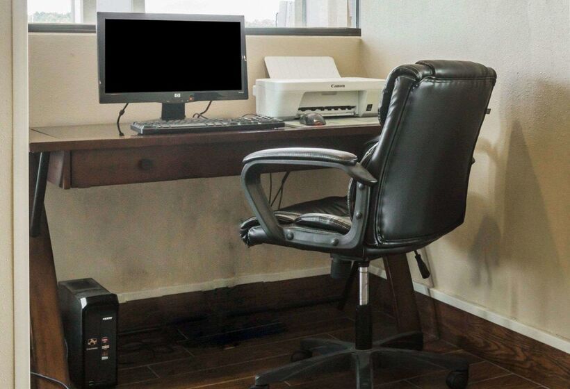 هتل Quality Inn & Suites Near Coliseum And Hwy 231 North