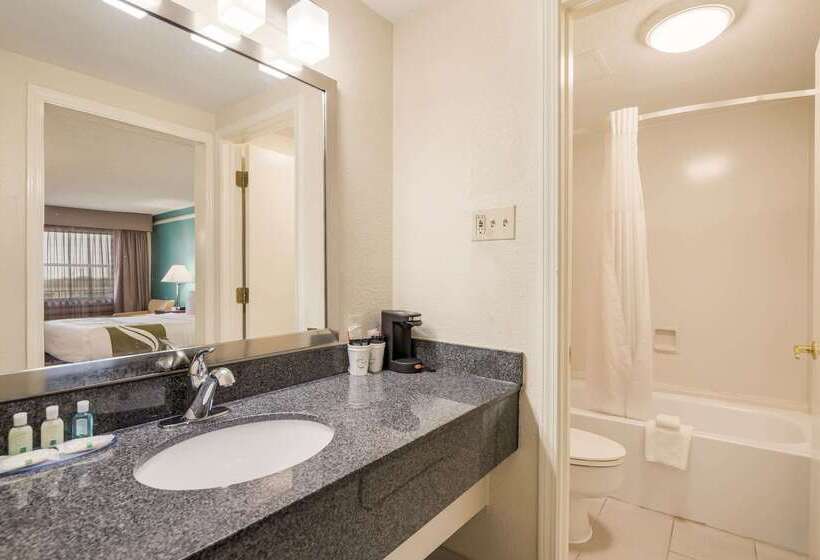 فندق Quality Inn Tulsa Central