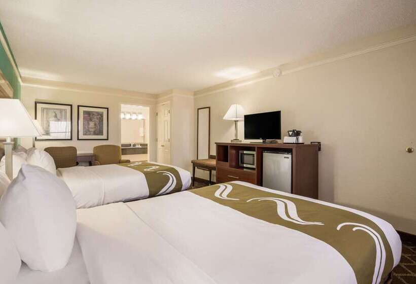 فندق Quality Inn Tulsa Central