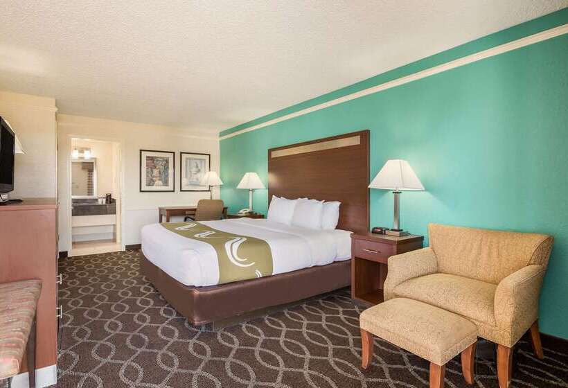 فندق Quality Inn Tulsa Central