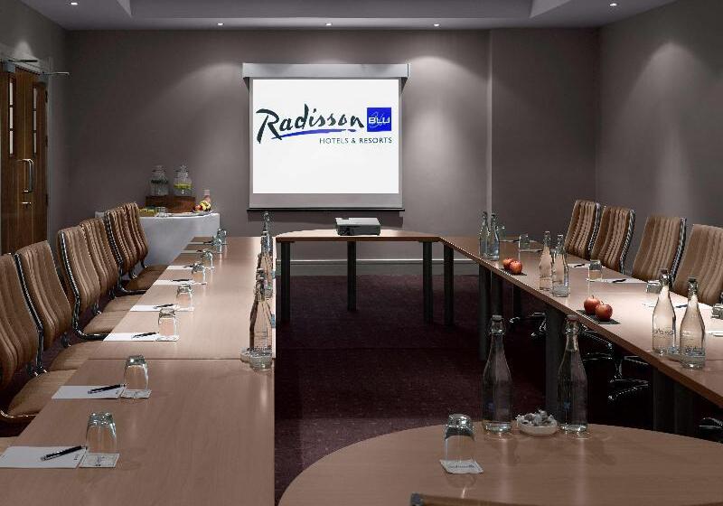 هتل Radisson Blu  And Spa Limerick