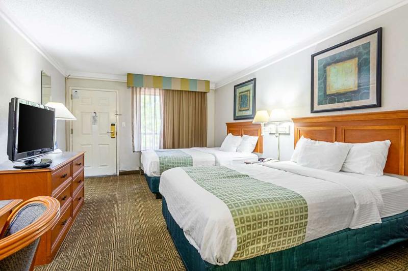 호텔 Rodeway Inn