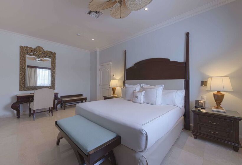 هتل Royal Hideaway Playacar All Inclusive Adults Only Resort
