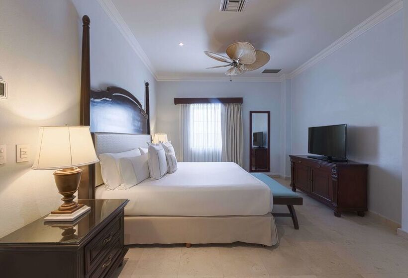 هتل Royal Hideaway Playacar All Inclusive Adults Only Resort