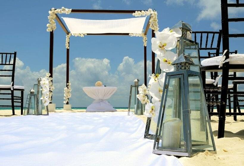 هتل Royal Hideaway Playacar All Inclusive Adults Only Resort