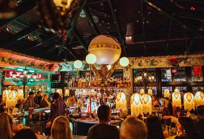 Lafayette Hotel & Club