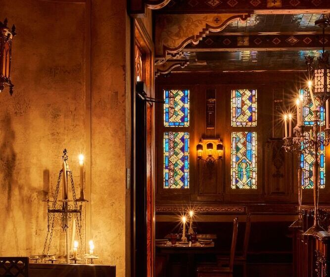 Lafayette Hotel & Club