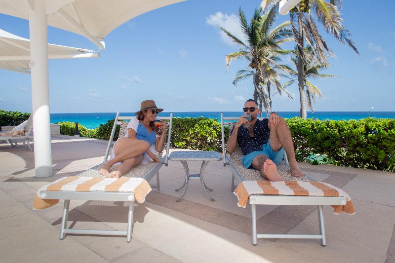 هتل Wyndham Grand Cancun All Inclusive Resort & Villas