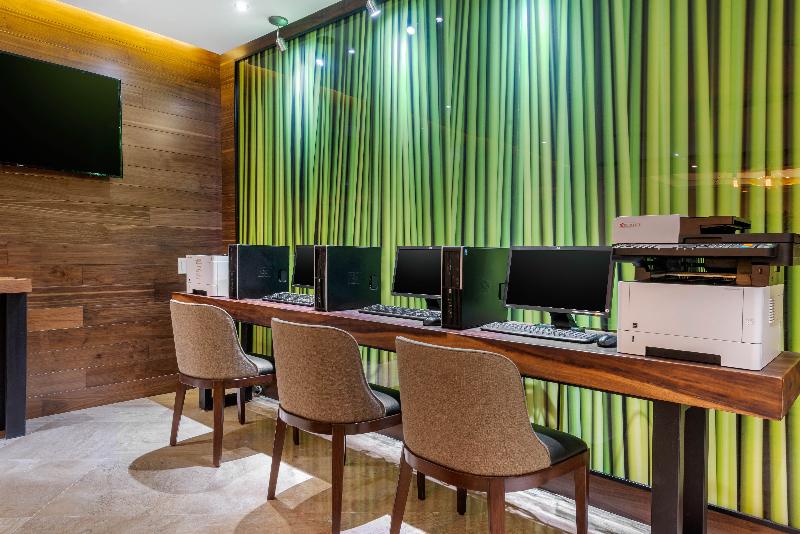 هتل Wyndham Grand Cancun All Inclusive Resort & Villas