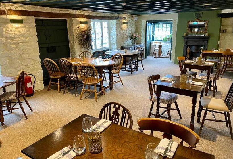 فندق صغير The Lion At West Pennard