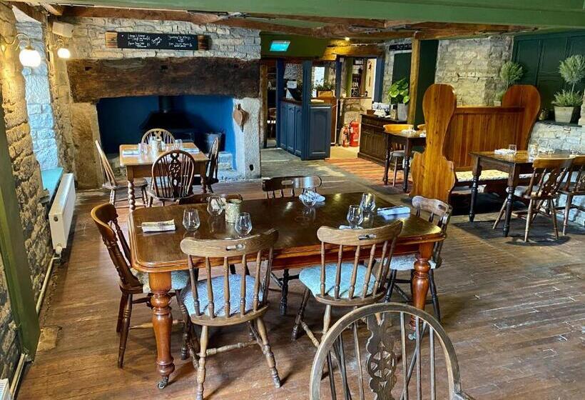 فندق صغير The Lion At West Pennard