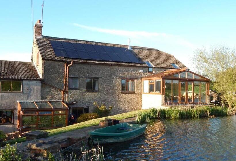 مبيت وإفطار Astwell Mill