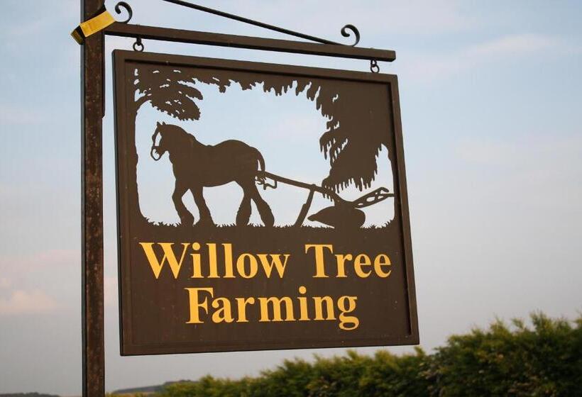 مبيت وإفطار Willow Tree Farm