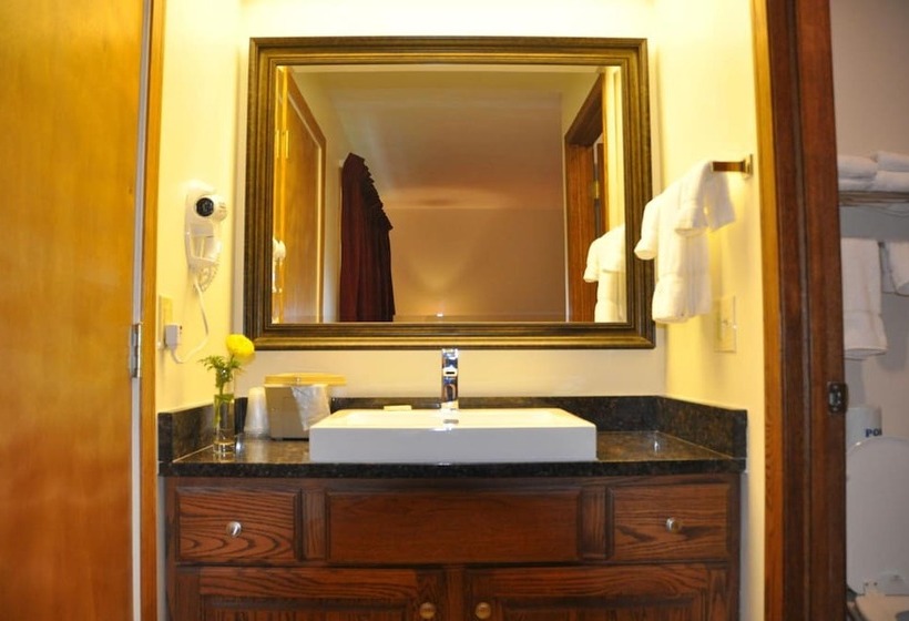Отель Shepherd Mountain Inn & Suites