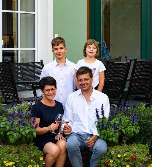 펜션 Weingut Familie Bauer