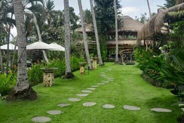 تختخواب و صبحانه Coco Verde Bali Resort
