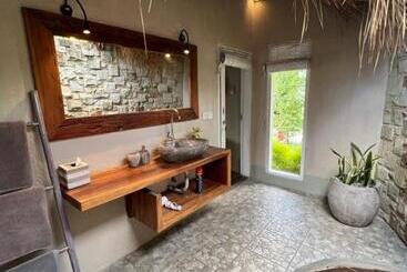تختخواب و صبحانه Coco Verde Bali Resort