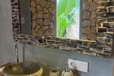 تختخواب و صبحانه Coco Verde Bali Resort