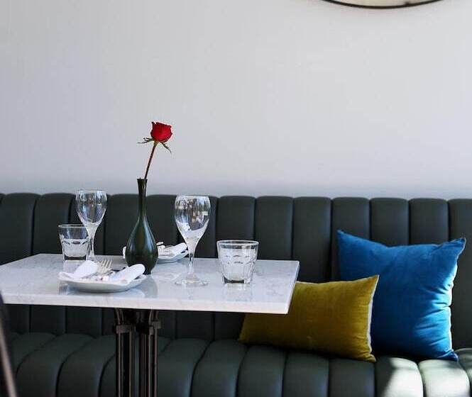 민박 Lovina Life Room & Cafe