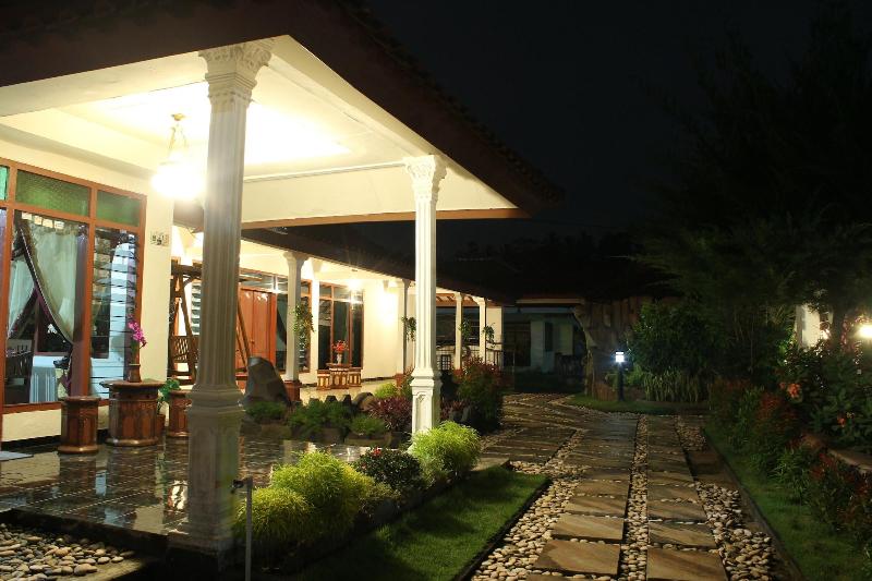 ベッドアンドブレックファースト Marry Ind Gunung Kawi Guest House Malang