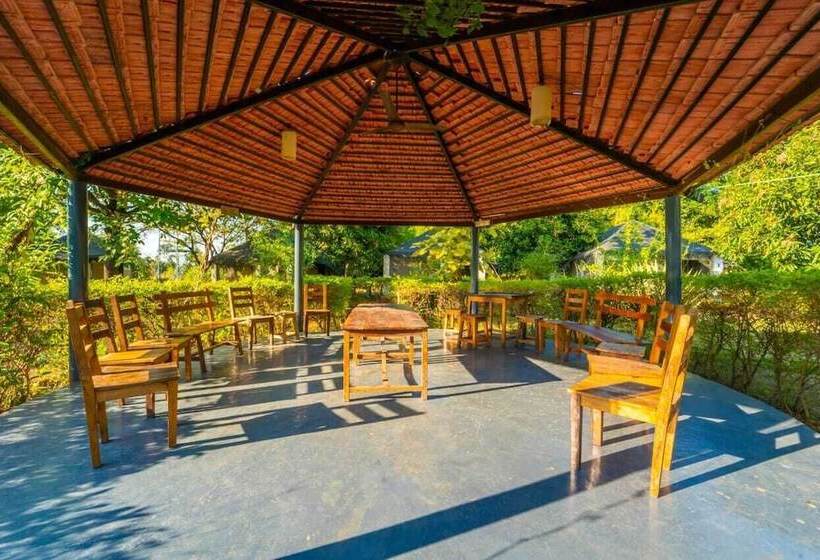 Отель Camp Serai Tiger Tadoba