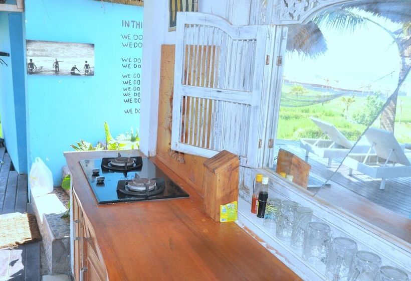 펜션 Dikaloha Medewi Surfcamp