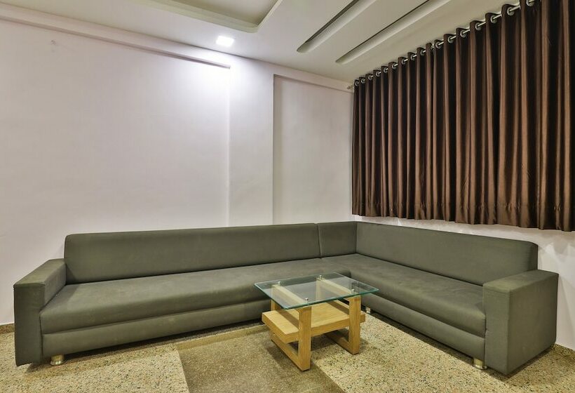 Отель Ab Apple By Oyo Rooms